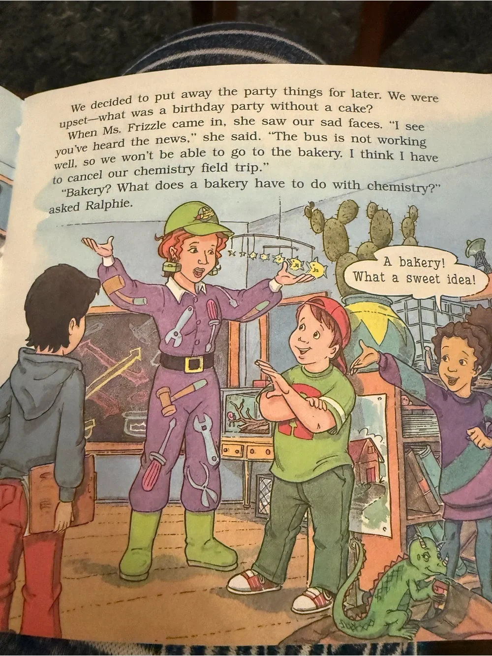 Scholastic The Magic School Bus Kids Paperback Book